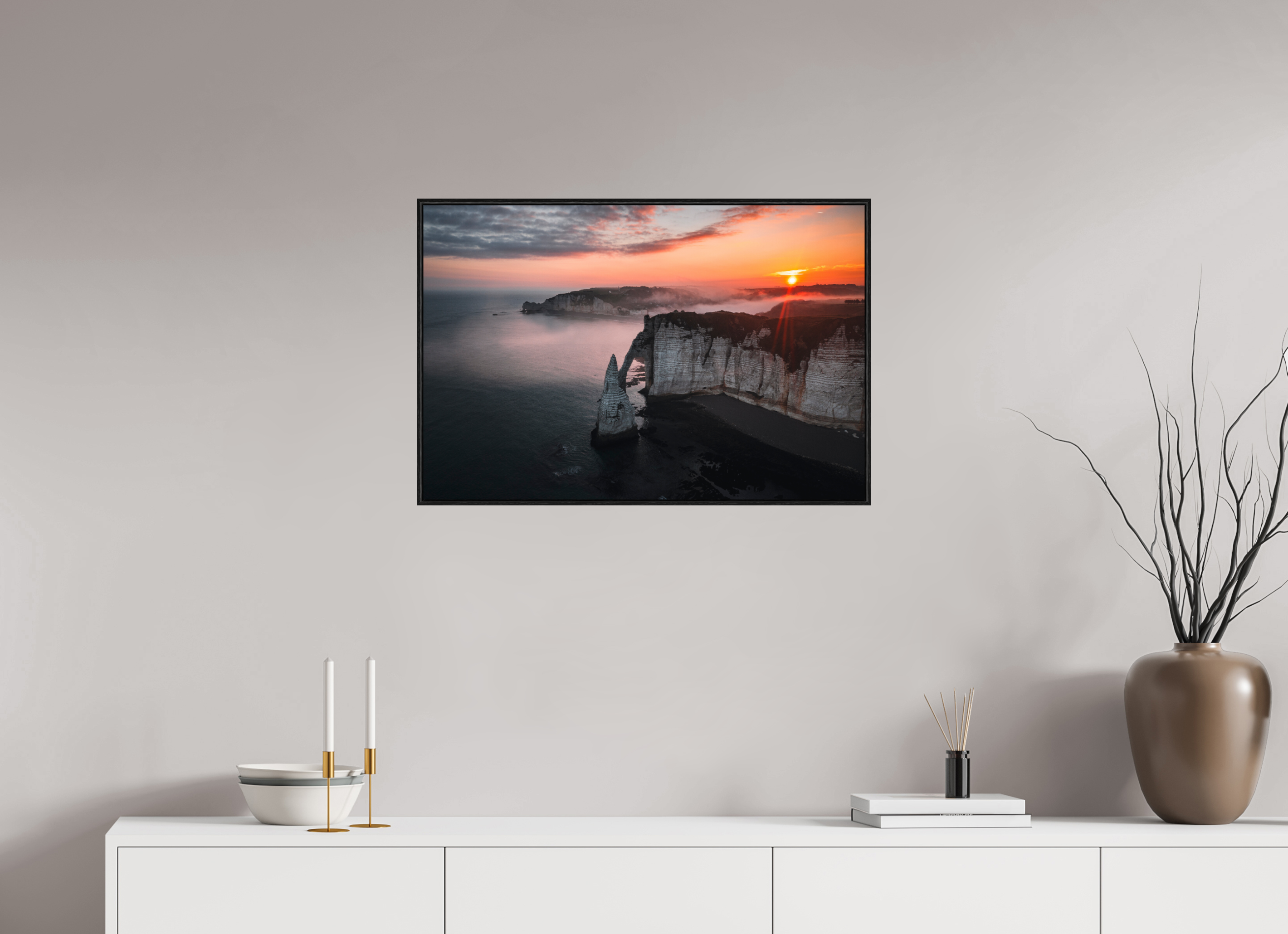 75 x 50 cm, Alu et cadre américain Aube sur les Falaises d'Aval d'Etretat