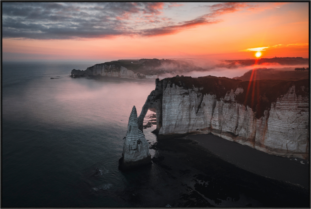 Main image Aube sur les Falaises d'Aval d'Etretat