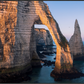Main image Lumière dorée sur l’arche d’Étretat